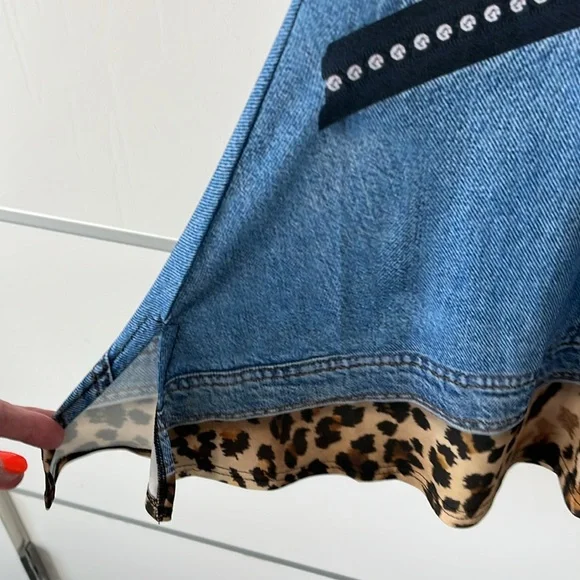 NWOT Super Fun Graphic Shirt! - Picture 4 of 9